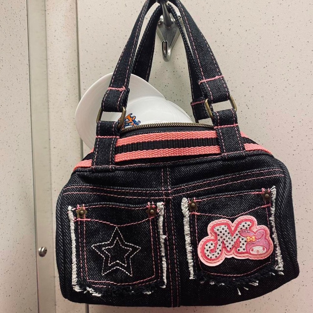 ISOOO ! IN SEARCH OF EITHER OF THESE BAGS